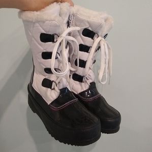 Totes Katie White girl boots - Size 2 Med.